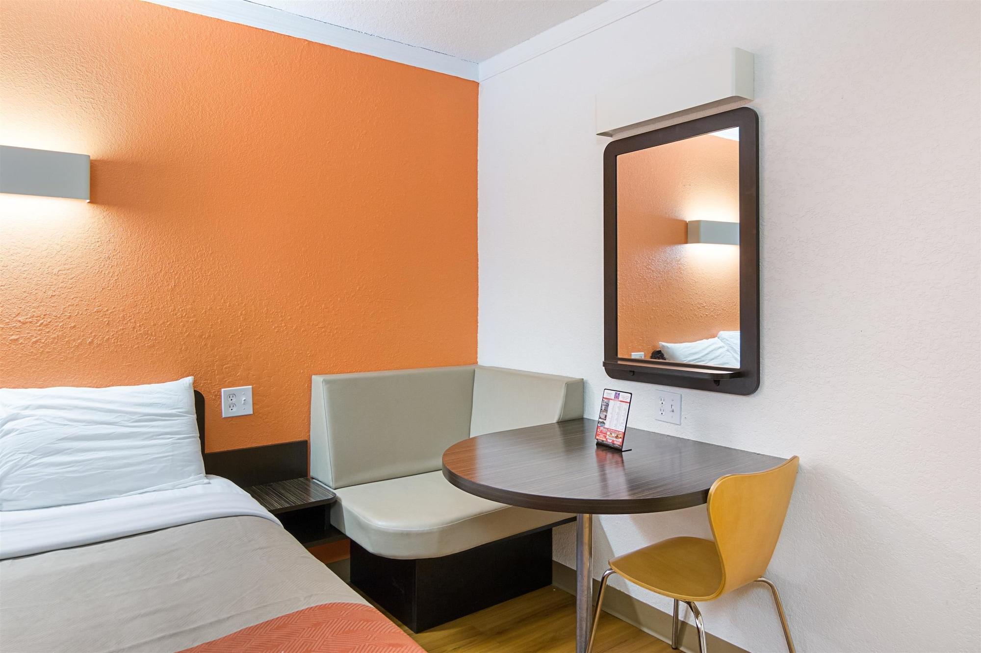 Motel 6-Tampa, Fl - Fairgrounds Heartland Экстерьер фото