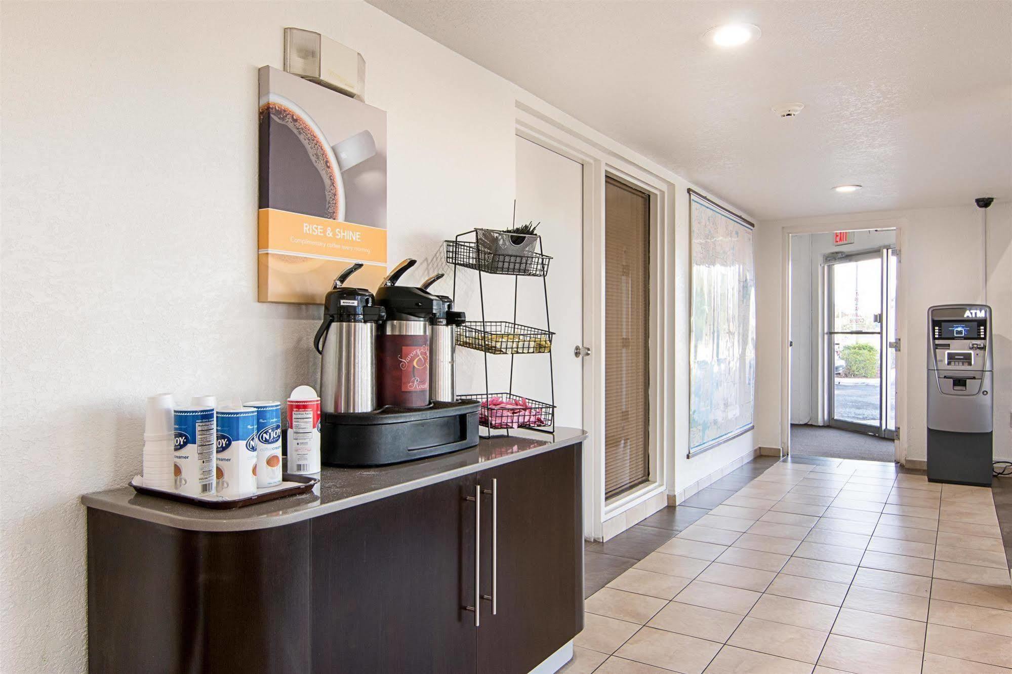 Motel 6-Tampa, Fl - Fairgrounds Heartland Экстерьер фото