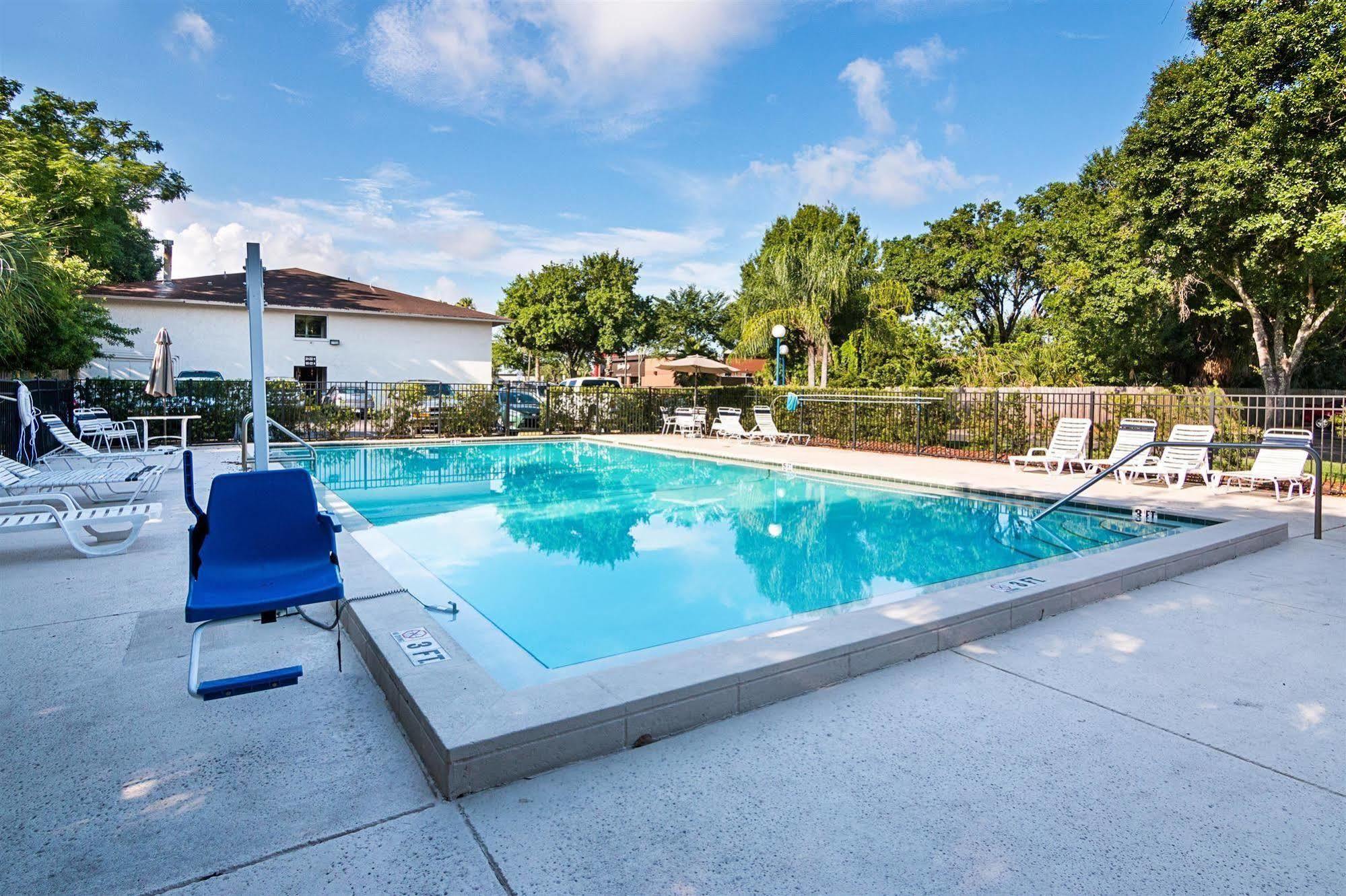 Motel 6-Tampa, Fl - Fairgrounds Heartland Экстерьер фото